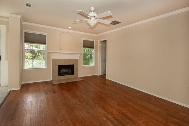 Building Photo - Cute house in Sherman for lease