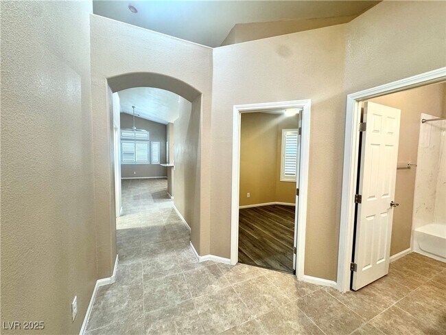 Building Photo - 7396 Bedford Pine Ct