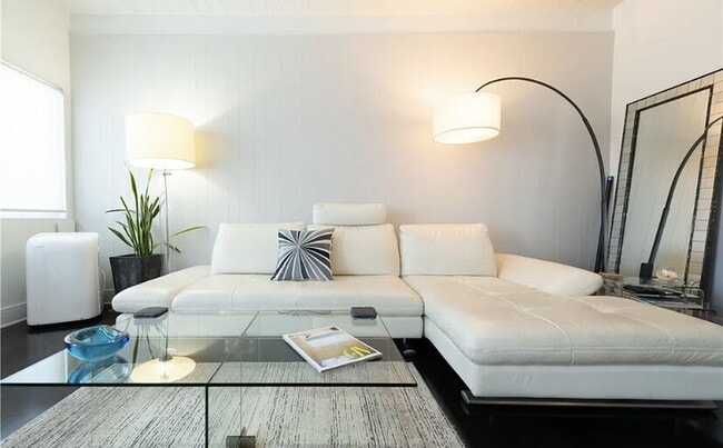 Building Photo - 2325 Kansas Ave