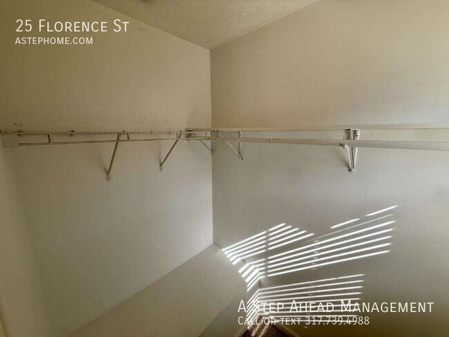 Building Photo - 25 Florence St