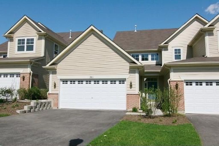 2 car garage with private driveway - 281 Hickory Lane