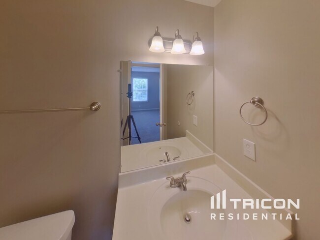 Building Photo - 820 Chickamauga Dr