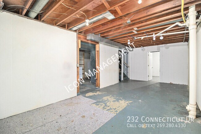 Building Photo - 232 Connecticut Dr