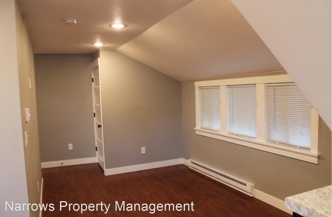 Building Photo - 3 br, 1 bath House - 725 4th Street NW - U...