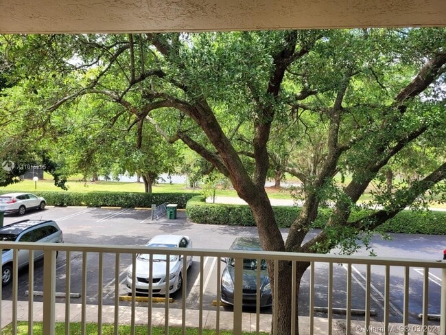 Building Photo - 4261 W Palm Aire Dr