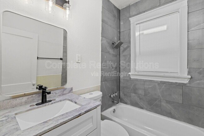 Building Photo - 4102 California Ave