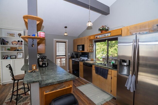 Building Photo - 3 Bed 2.5 Bath Home