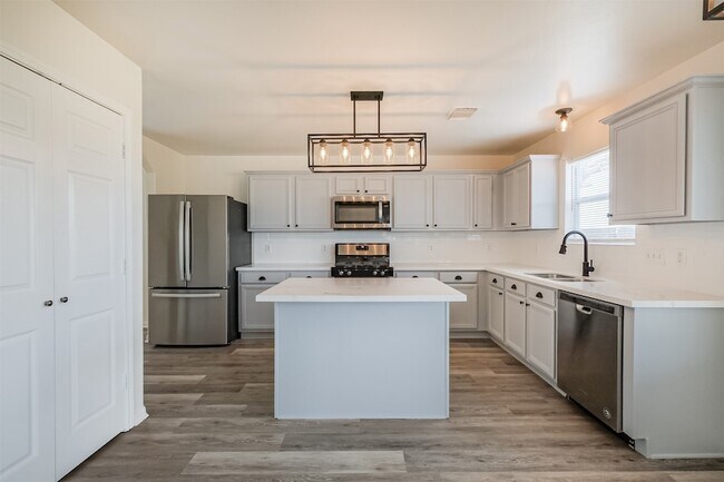 Building Photo - 2030 Vander Wilt Ln