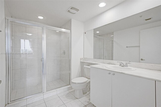 Building Photo - 2775 NE 187th St