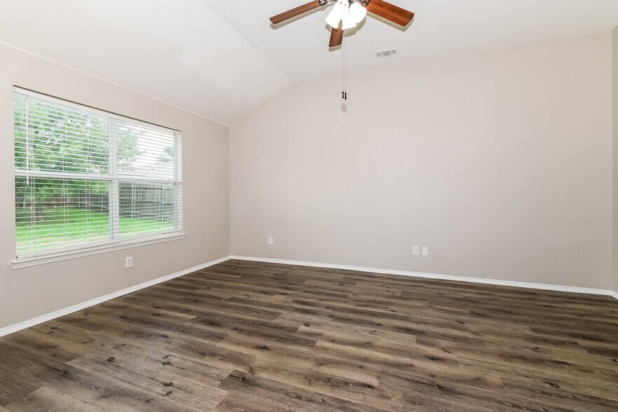 Building Photo - 1328 Riviera Dr