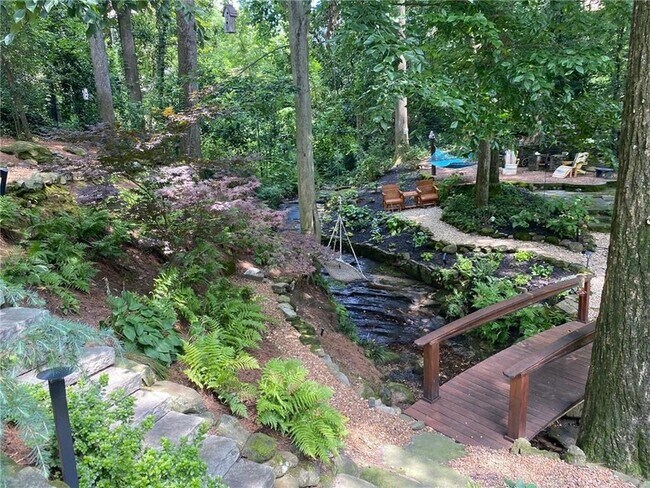 Building Photo - 1891 Ardmore Rd NW