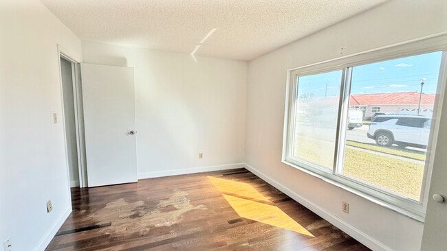 Building Photo - 5523 Westbrook Dr