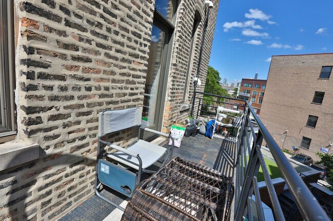 Building Photo - 1015-Noble