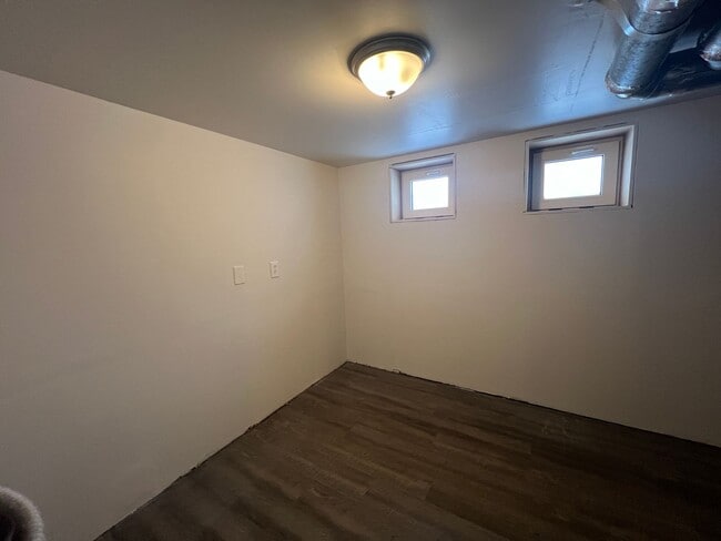 Building Photo - Non-Refundable & Security Deposit Total: $1400.00