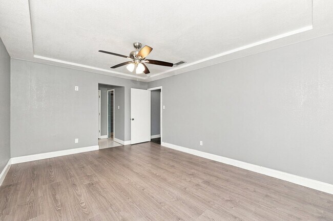 Building Photo - 3204 Denbury Dr