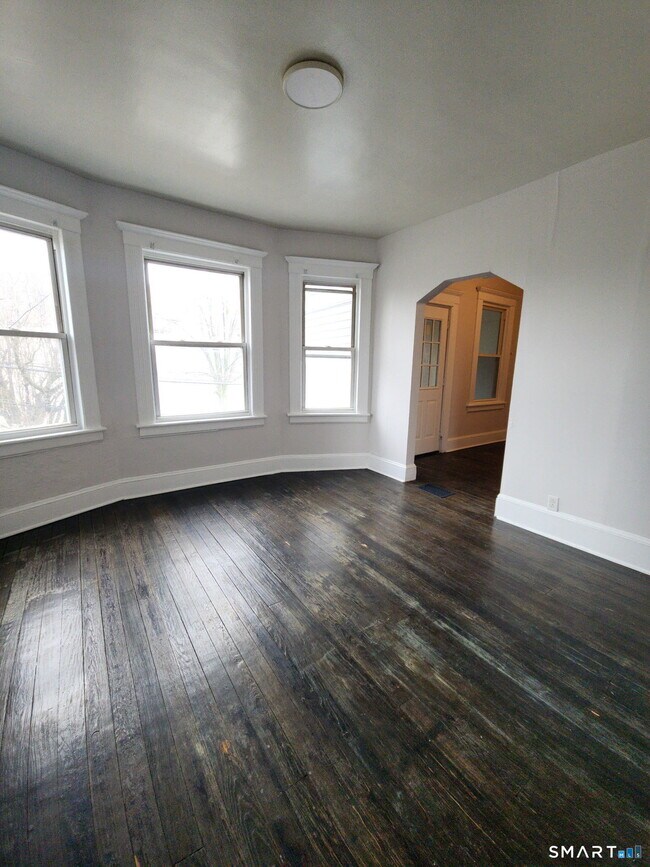 Building Photo - 93 Baldwin St