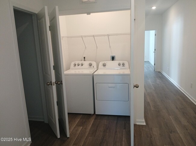 Building Photo - 7110 Fisk Dr
