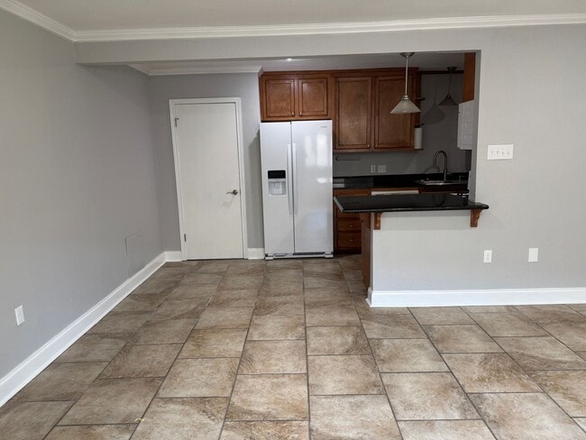 Building Photo - Great 2 Bedroom Lease near LSU