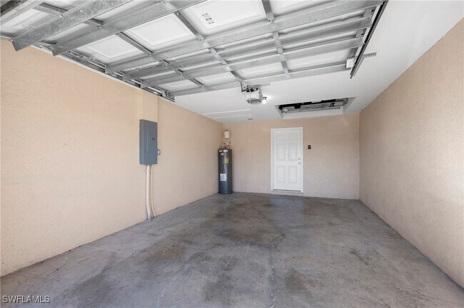 Building Photo - 4208 SW 7th Pl