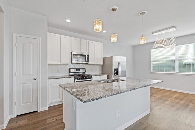 Building Photo - 3902 Deledda Dr