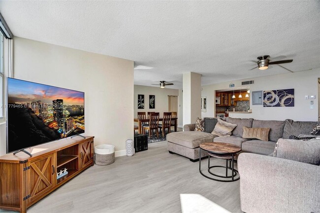 Building Photo - 1400 S Ocean Dr