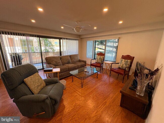 Building Photo - 1600 Prince St