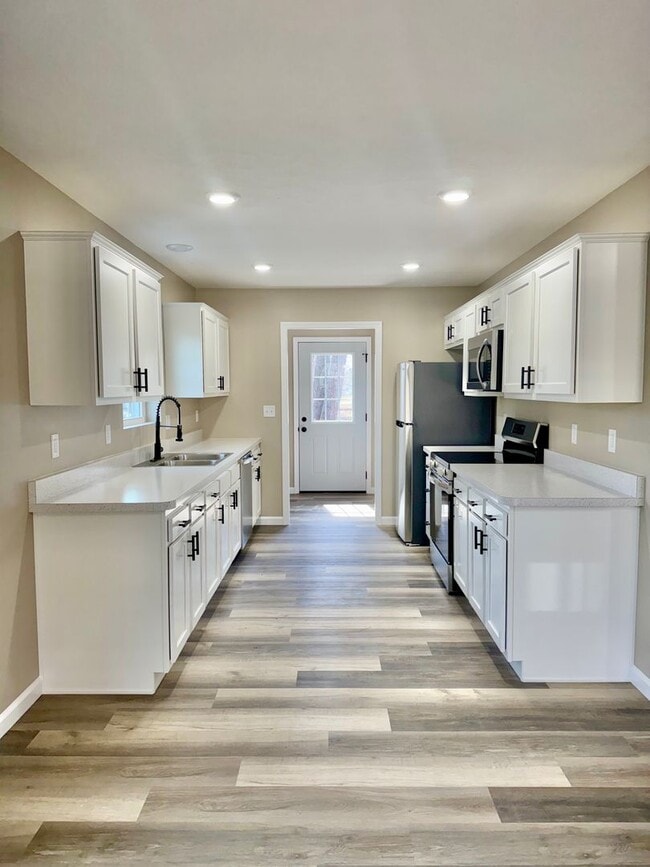 Building Photo - Just Built & Move-In Ready - Stunning New 3 Bedroom, 2 Bath Home!