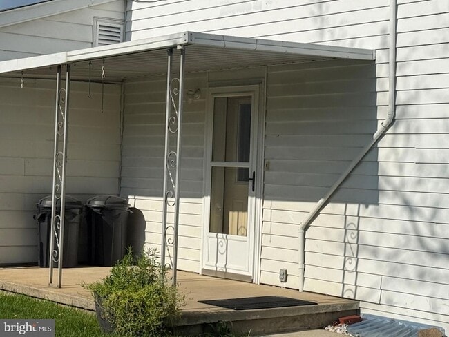 Building Photo - 10899 Fish and Game Rd