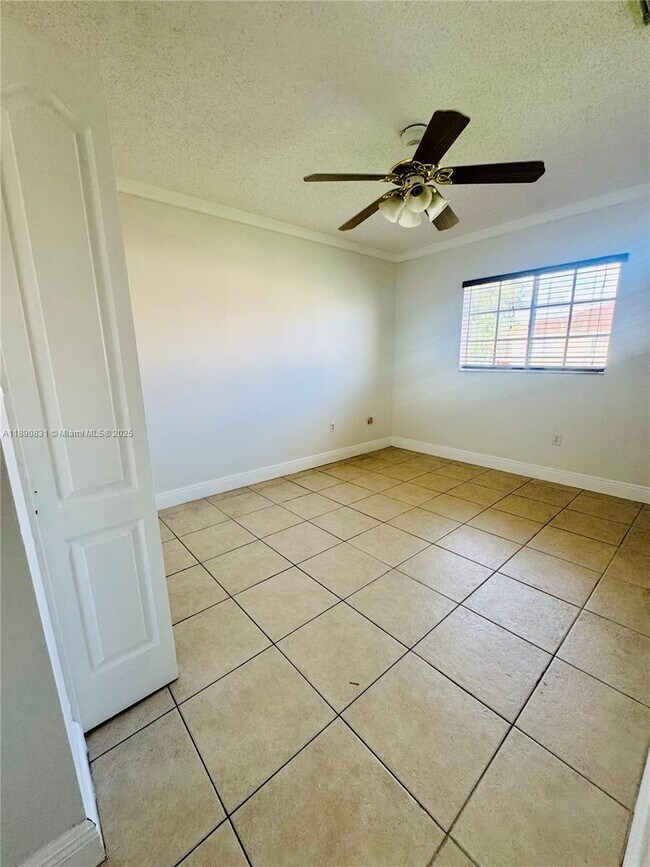 Building Photo - 6880 SW 158th Ct