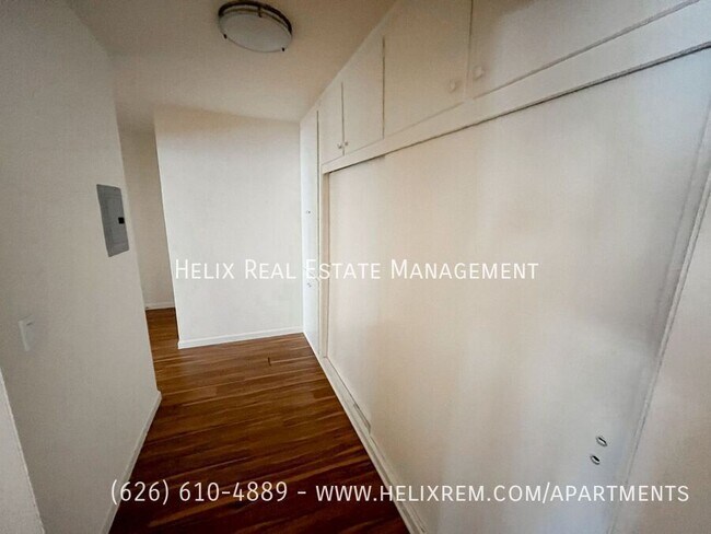 Building Photo - 285 N Oakland Ave