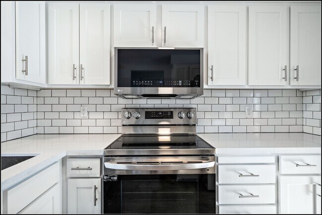 Building Photo - EAST2746