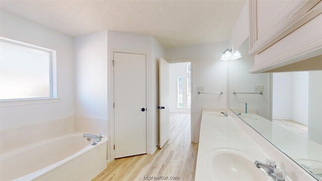 Building Photo - 3614 Graz Dr