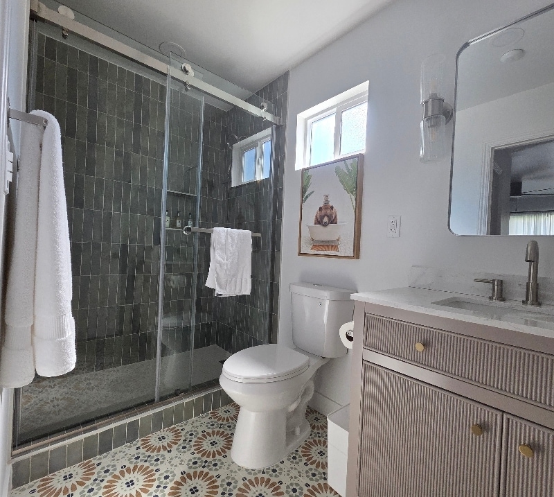 Building Photo - 6611 Winnetka Ave