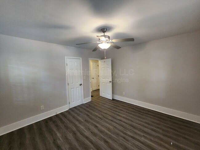 Building Photo - 2663 Blount St