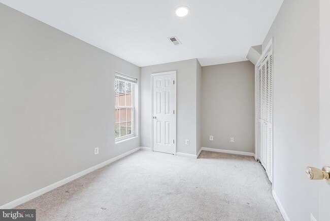 Building Photo - 21765 Tottenham Hale Ct