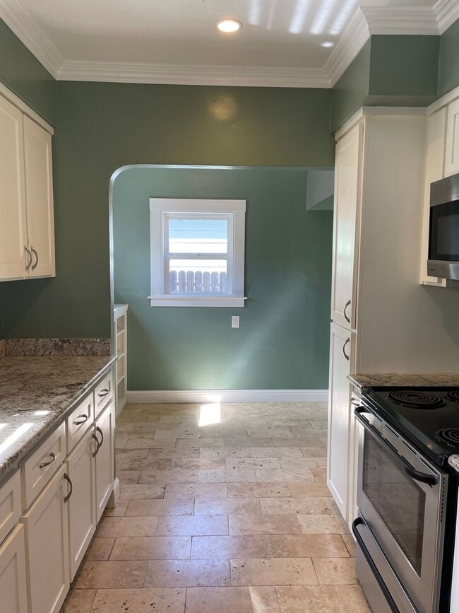 Building Photo - Single Family Home in East Sacramento W/Pool