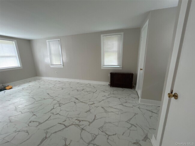 Building Photo - 5-5 Millerton Green Cir