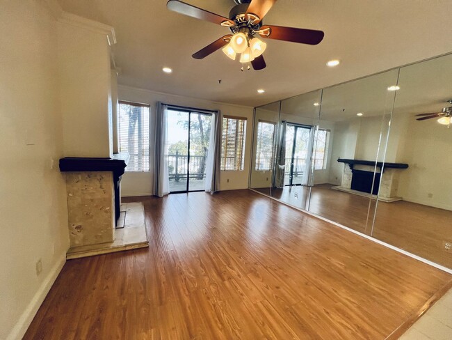 Building Photo - 2-bedroom, 2-bathroom condo located in a h...