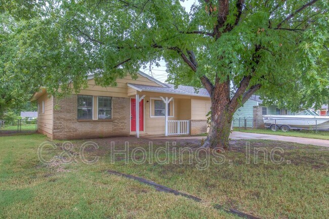 Primary Photo - 212 201st E Ave