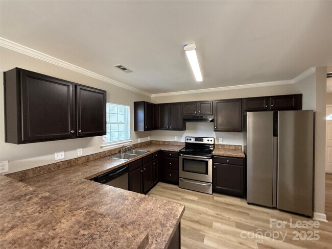 Building Photo - 4713 Brewer Dr