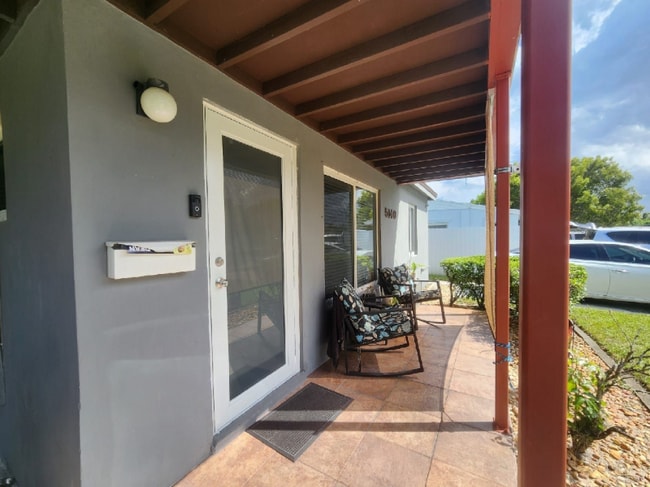 Building Photo - 5140 NE 3rd Ave