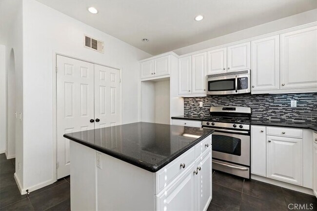 Building Photo - 4433 Owens St