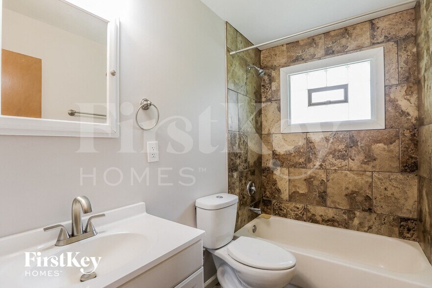 Building Photo - 8304 Hunter