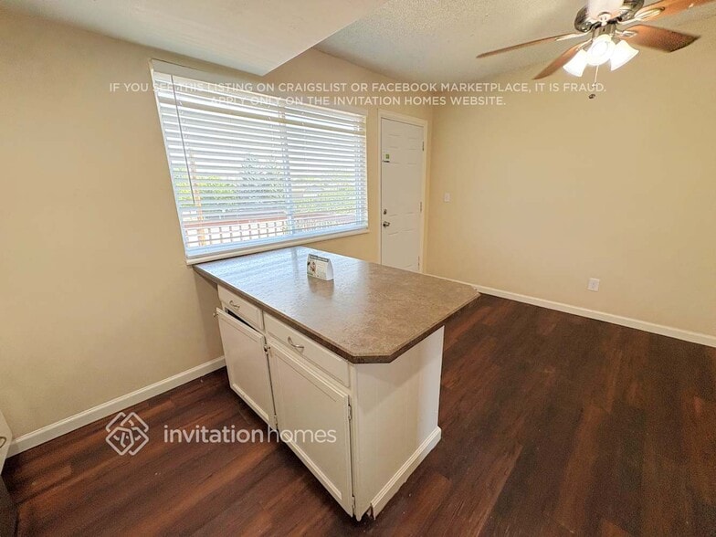 Building Photo - 13595 Green Ct
