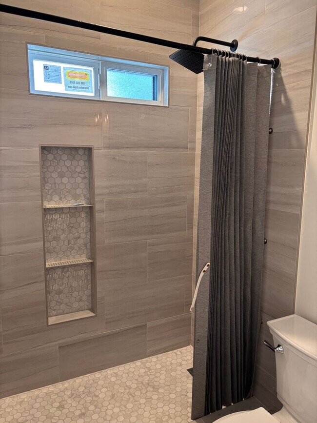 Building Photo - Brand New 2 Bedrooms 2 full baths home, AD...