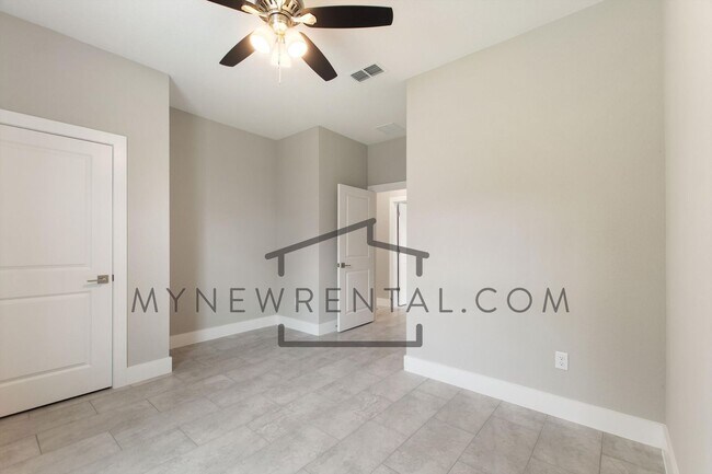 Building Photo - ONE MONTH FREE RENT! Modern, energy effici...