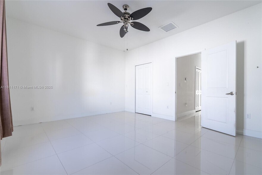 Building Photo - 481 SW 91st Ct