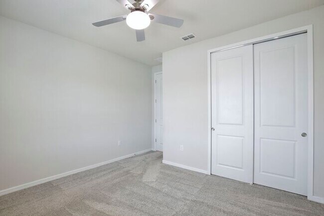 Building Photo - Modern 5/3 Water-View Home in Weslyn Park ...
