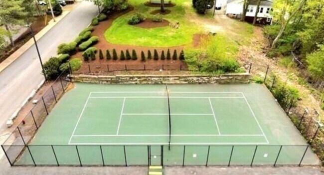 Building Photo - 100 Cove Way