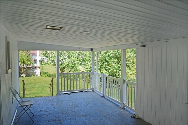 Building Photo - 905 Burchfield Rd